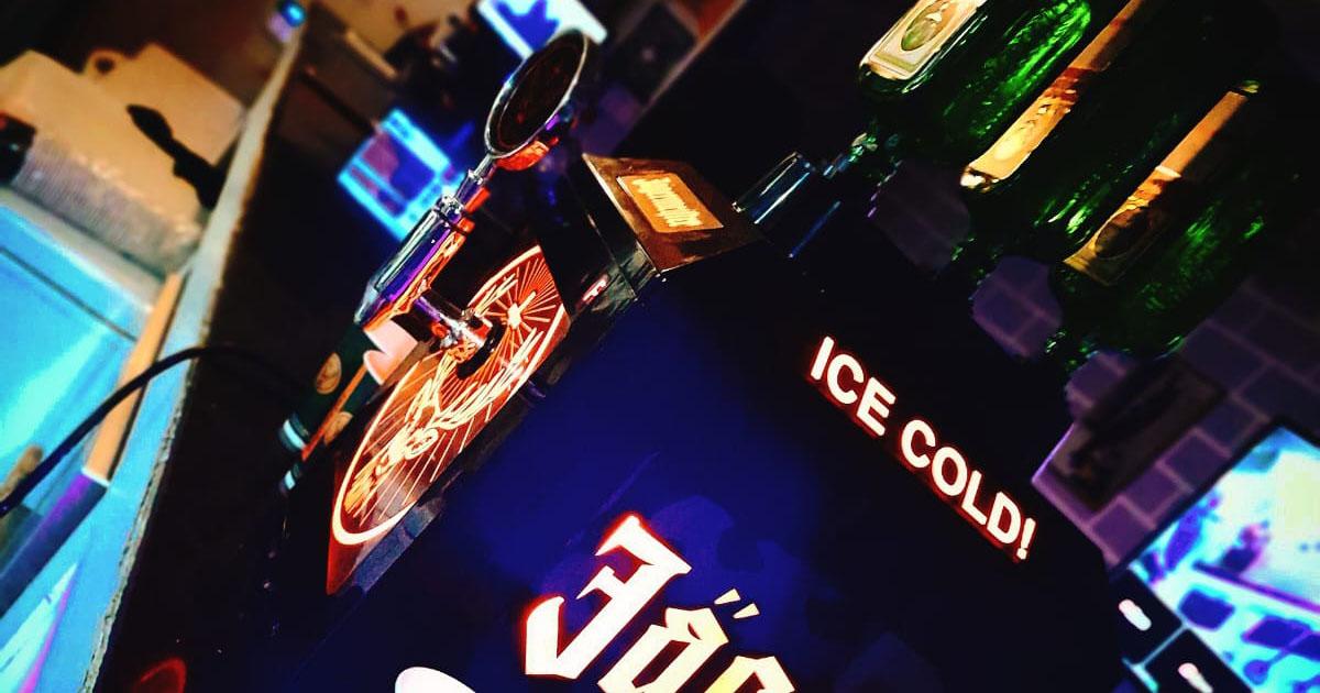 White House, licor, jaggermeister frío