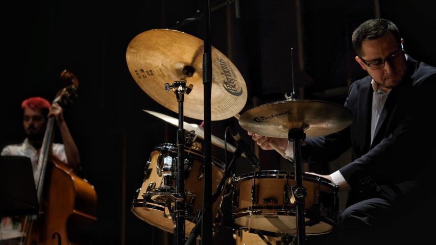 Diego Oyola - Jazz Drummer - Jazzista Colombiano